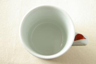 砥部焼　あか太陽のマグカップを上から見て