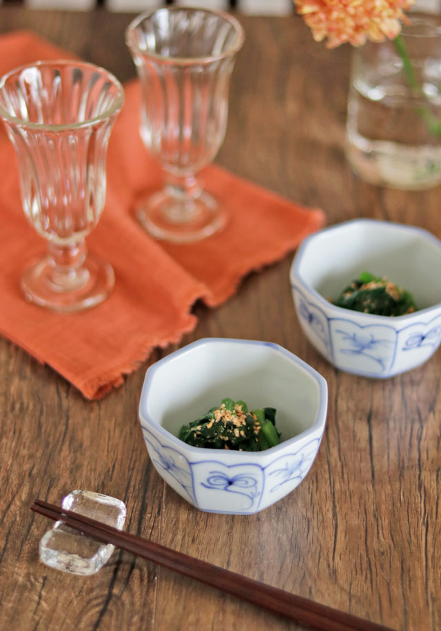 砥部焼の和食器 梅山窯の小鉢 【砥部工房 からくさ】