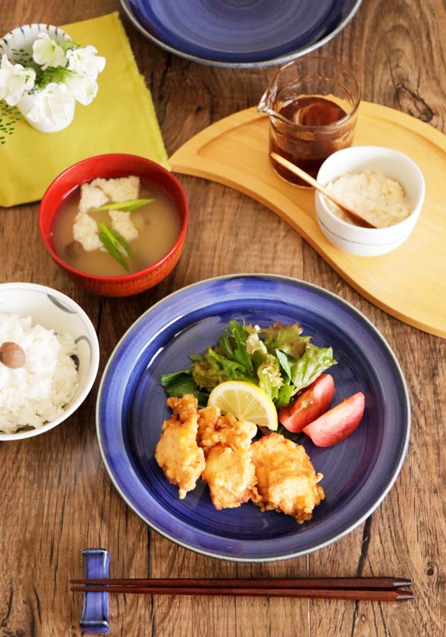 砥部焼の和食器 梅山窯の大皿 【砥部工房 からくさ】