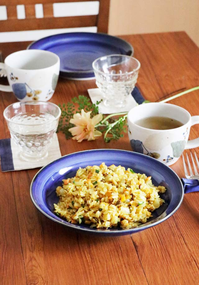 砥部焼の和食器 梅山窯の大皿 【砥部工房 からくさ】