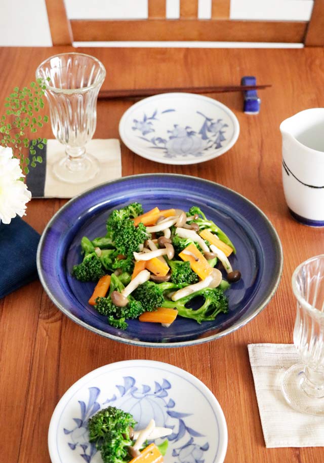 ランキングや新製品 砥部焼の和食器 梅山窯の大皿 からくさ】 【砥部工房 食器