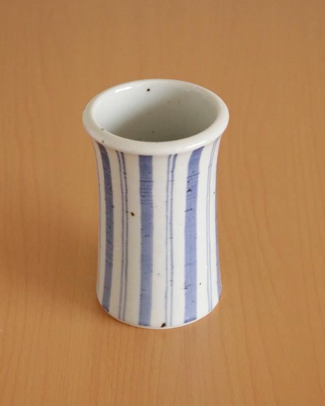 砥部焼の和食器 梅山窯のマグカップ 【砥部工房 からくさ】