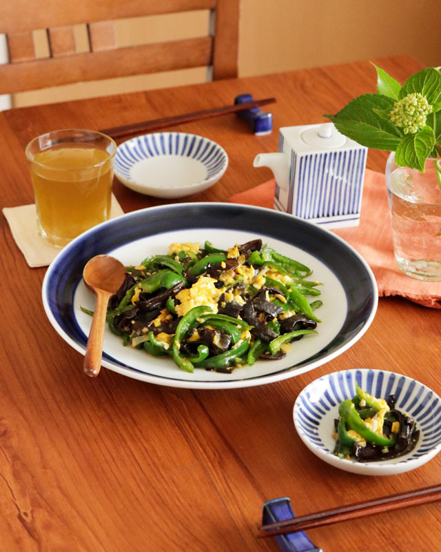 砥部焼の和食器 梅山窯の大皿 【砥部工房 からくさ】