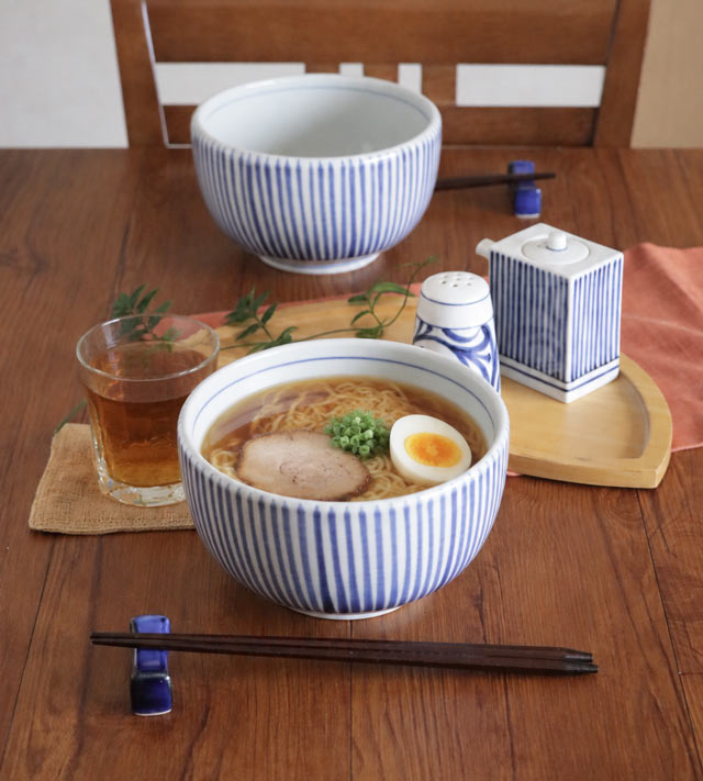 梅山窯 とくさ内唐草 ボール鉢 ラーメン盛り付けイメージ
