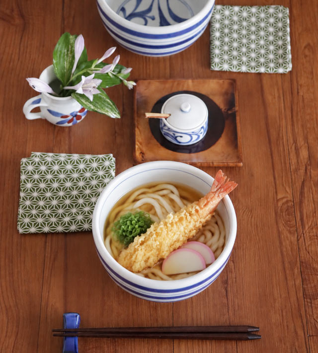 食卓風景 うどん盛り付け