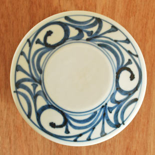 砥部焼・梅山窯　からくさの二段ふた物(小)の蓋