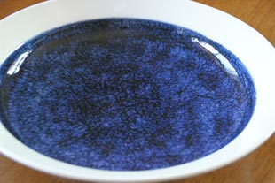 砥部焼・梅山窯　藍色の大皿（尺）
