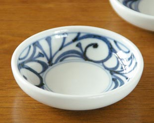 梅山窯　からくさの小皿(3,5寸)