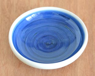 砥部焼・梅山窯　藍色の小皿(3.5寸)
