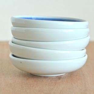 砥部焼・梅山窯　藍色の小皿(3.5寸)を重ねて