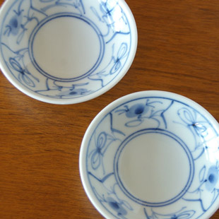 砥部焼・梅山窯　なずなの3寸小皿