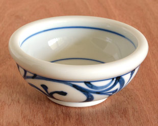 砥部焼の和食器 梅山窯の小鉢 【砥部工房 からくさ】