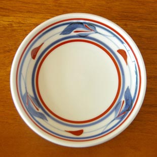 砥部焼・梅山窯　みつ葉の取皿を上から見て