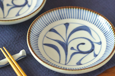 梅山窯　とくさ内唐草の取皿(4,6寸)