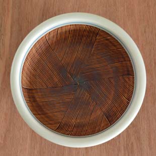 砥部焼・梅山窯 からくさのすり鉢(4寸)を上から見て