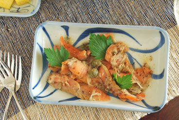 砥部焼　からくさの長角皿(5.2寸)