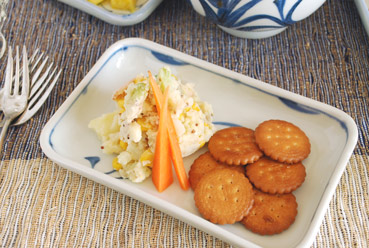 砥部焼　太陽柄の長角皿(5.2寸)