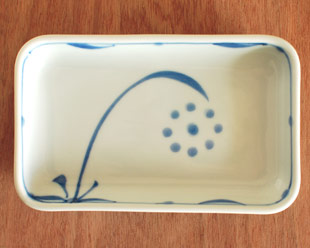 砥部焼の和食器 梅山窯の角皿 【砥部工房 からくさ】 砥部焼の和食器 梅山窯の角皿 【砥部工房 からくさ】