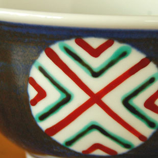 砥部焼・梅山窯　まるぬきの丼鉢（5寸）の絵柄