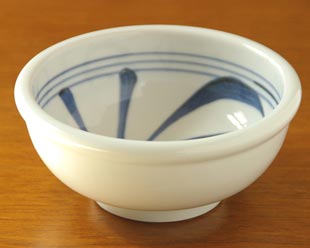 梅山窯　内からくさの鉢(5寸)