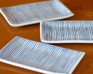 梅山窯　細とくさの布目角皿(5寸)