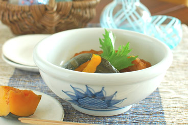 砥部焼　ひまわりの玉ぶち鉢(5寸)