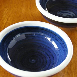 砥部焼　内外藍色の玉ぶち鉢（6寸）