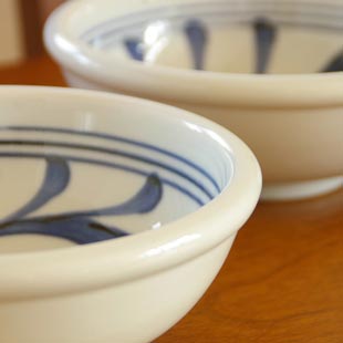 砥部焼・梅山窯 内からくさの玉ぶち鉢(6寸)の玉ぶち部分