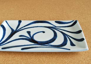 からくさの布目角皿(7.5寸)