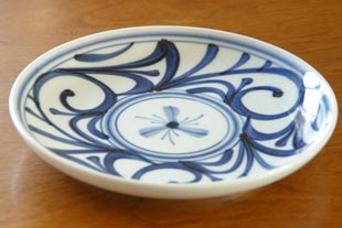 砥部焼 梅山窯 尺一寸大皿（馬絵）【和食器通販e-tobeyaki.com】