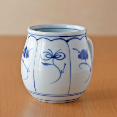 砥部焼の和食器 梅山窯のマグカップ 【砥部工房 からくさ】 砥部焼の和食器 梅山窯のマグカップ 【砥部工房 からくさ】