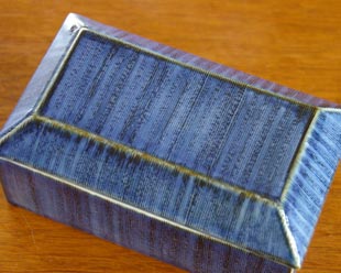 砥部焼・梅山窯　藍色のバターケースを上から見て