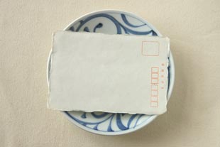 からくさのソーサー　はがきと比較