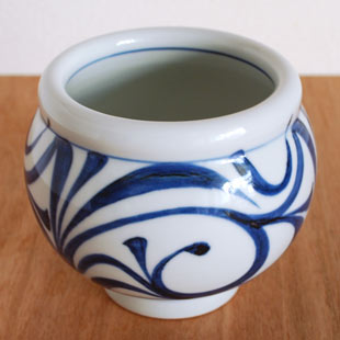 砥部焼・梅山窯　からくさの丸深鉢