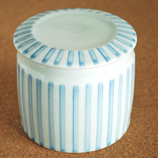 ストライプの筒ふた物