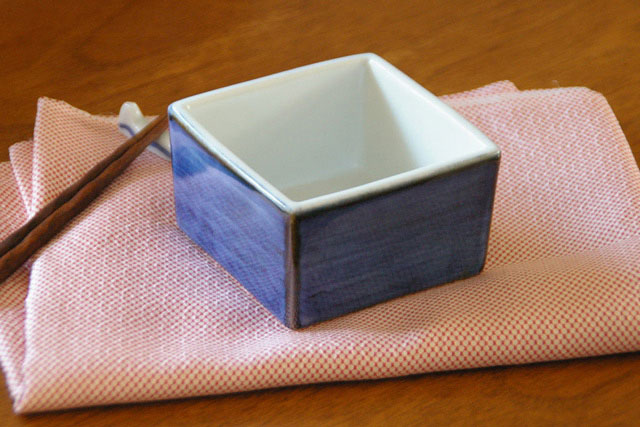 砥部焼・梅山窯　藍色の角鉢