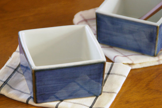 砥部焼　藍色の角鉢
