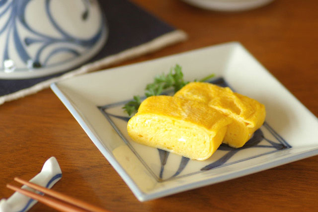 和食器・砥部焼　からくさの角銘々皿