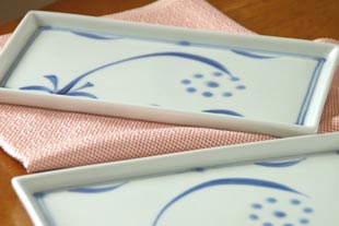 梅山窯　太陽柄の角皿