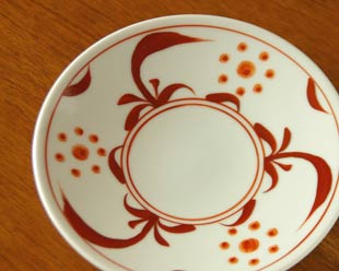 砥部焼・梅山窯　赤太陽のコーヒーカップのソーサー