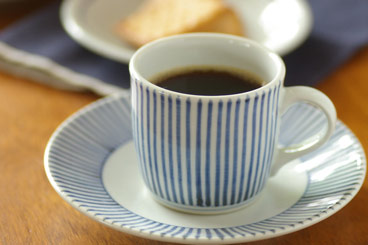 砥部焼 とくさ柄のコーヒーカップ