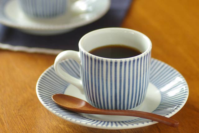 梅山窯　とくさ柄のコーヒーカップ