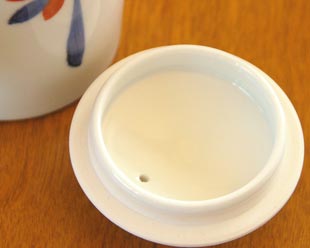 砥部焼・梅山窯　花もようの切立急須の蓋