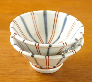 砥部焼・梅山窯　あさがお小鉢を重ねて