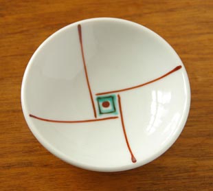 砥部焼・梅山窯 豆小皿(ふうしゃ)を上から見て