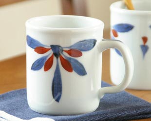 梅山窯　花もようのマグカップ