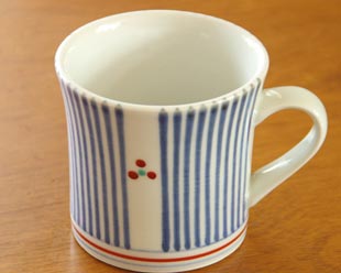 梅山窯 とくさみつ紋のマグカップ
