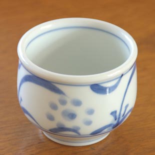 梅山窯　太陽柄の玉ぶち湯呑