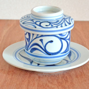 砥部焼・梅山窯　からくさの茶碗蒸し