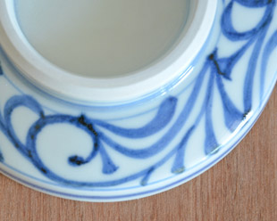 砥部焼・梅山窯　からくさの茶碗蒸しの蓋